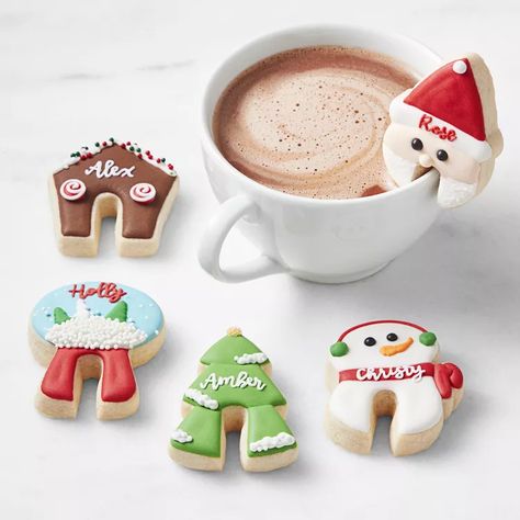 2023 Christmas Cookie Trends to Try This Year Mug Toppers Christmas, Mug Topper Cookies, Christmas Bakery Decorations, December Vibes, Cookies 2023, Decor Cookies, Cookie Mug, Mug Toppers, Almond Sugar Cookies