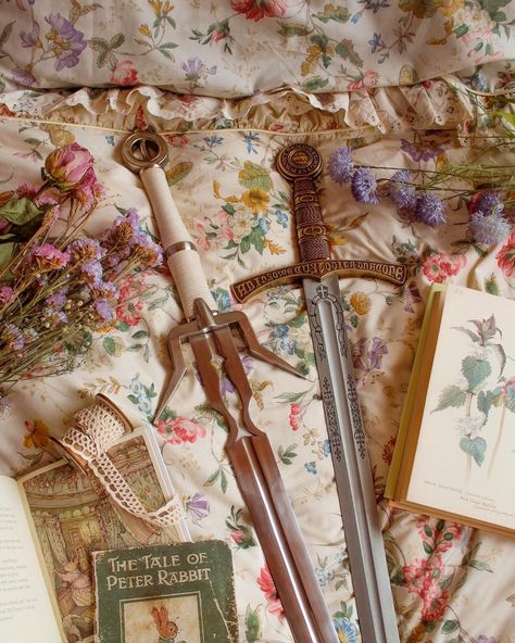 Fantasy Picnic, Anne Core, Whimsical Academia, Old Country Houses, Cottage Witch, Romantic Academia, Fairy Aesthetic, Drawing Quotes, Soft Aesthetic