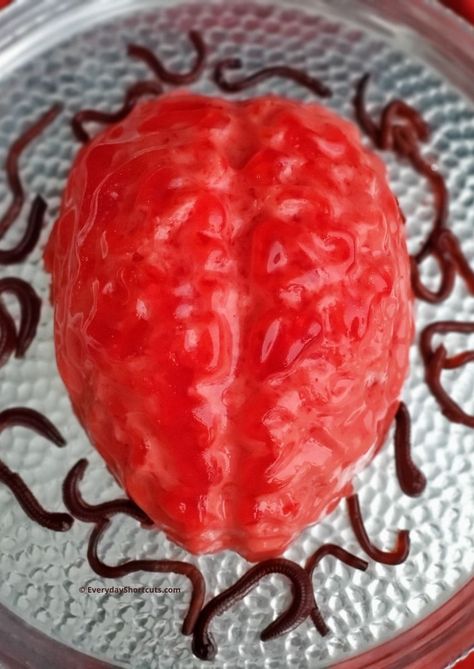 Jello Brain Hello Brain Mold, Halloween Jello Molds, Brain Mold Food Ideas, Jello Brain Mold Recipe, Tupperware Jello Mold Recipe, Brain Mold Recipe, Vegan Jello Shots, Brain Jello Mold, Brain Jello