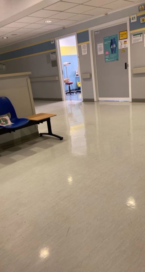 Emergency Room Pictures, Hospital Waiting Room, Hospital Room Snapchat Stories, Hospital Admit Hand Pics, Hospital Photography, Hospital Pictures, Nurse Inspiration, Hospital Room, Private Hospitals