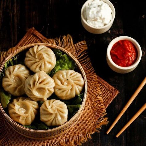 Momo Food Photography, Momos Photoshoot, Agra Photography, Dumplings Photography, Dumplings Aesthetic, Paneer Momos, Momo Food, Tashi Delek, Hand Food