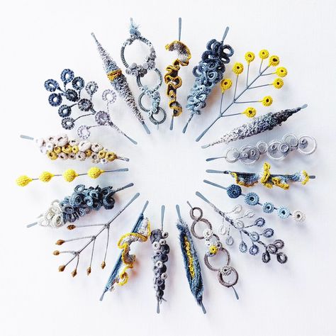 Liz Cooksey - Textile Artist (@liz_cooksey) | Instagram Liz Cooksey Textile Artists, Liz Cooksey, Stitching Flowers, Wire Ornaments, Art 2023, Fiber Sculpture, Collage Art Mixed Media, Fibres Textiles, Creative Stuff