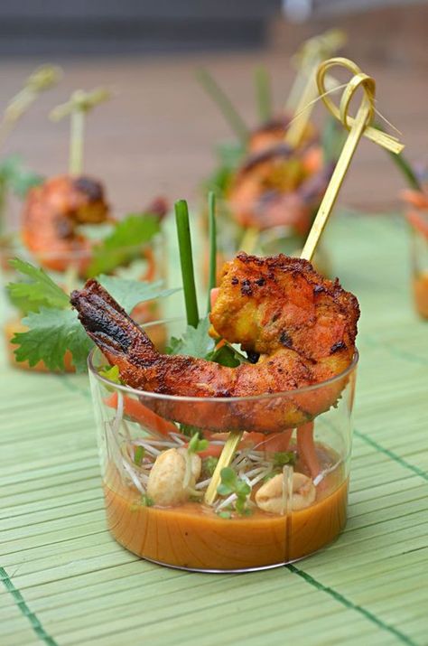 Shrimp Satay, Thai Shrimp, Spicy Peanut Sauce, Dinner Delicious, Shrimp Skewers, Spicy Peanuts, Peanut Sauce, Small Bites, Food Presentation