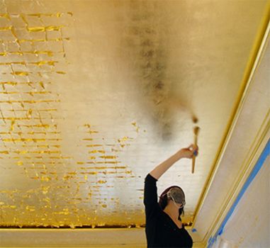 gold leaf ceiling installation Wall Art Gold Leaf Bathroom, Gold Leaf Stairs, Gold Leaf Ceiling Diy, Gold Foil Ceiling, Gold Ceiling Paint, Gold Leaf Mural, Gold Leaf Ceiling, Gold Trim Walls, Leaf Ceiling