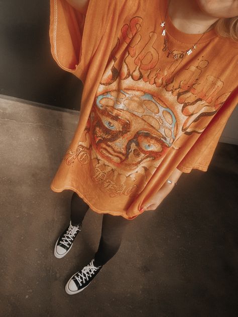 Ootd from urban, sublime shirt Estilo Hippy, Sublime Shirt, Dream Wardrobe, T Shirt Dress, Urban Outfitters, Ootd, Shirt Dress, Outfit Inspo, Wardrobe