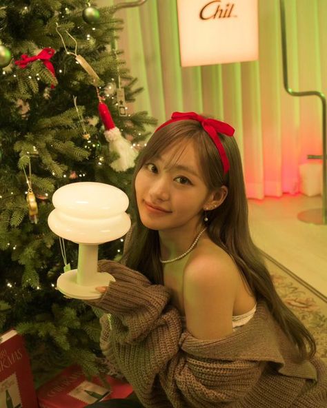 kiss of life pics #Midas_Touch💘 sur X : "#JULIE #줄리 #NATTY #나띠 https://t.co/pIAV1maggs" / X Kiss Members, Christmas Kiss, Bratz Girls, Kiss Of Life, Christmas Icons, Life Pictures, Star Girl, Kpop Girl Groups, Kpop Idol