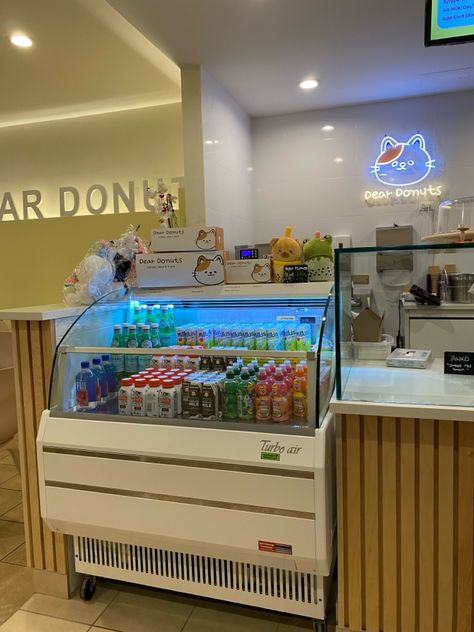 #cafe #boba #aesthetic #donutshop #cute #cutecafe #bobashop #downtown #koreancafe Boba Store Design, Boba Shop Interior, Homeschool Vibes, Boba Shop Aesthetic, Boba Store, Boba Aesthetic, Japan Town, Café Aesthetic, Boba Shop