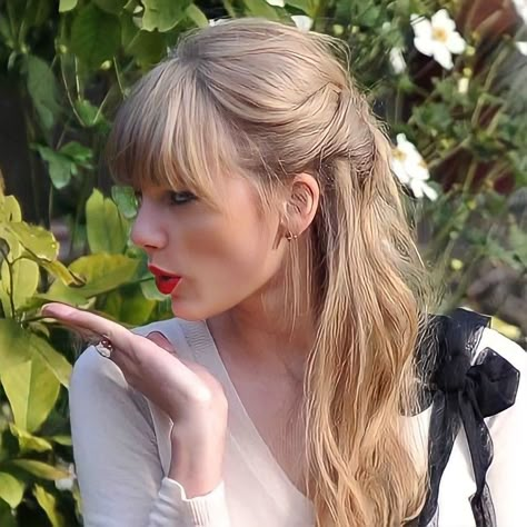 Taylor Swift Profile, Taylor Icons, Taylor Swift Icon, Taylor Swift Fotos, Taylor Pics, Estilo Taylor Swift, Swift Photo, Taylor Swift Cute, Mother Is Mothering