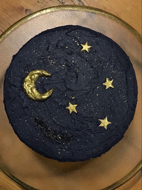 Gold Star Party Decorations, Simple Moon Cake, Dark Academia Cake Birthday, Starry Night Birthday Cake, Starry Birthday Party, Star Bday Cake, Star Themed Birthday Cake, Blue Cake With Stars, Birthday Cake Navy Blue