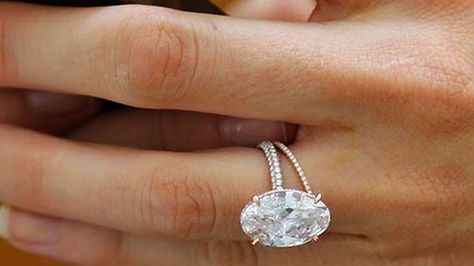 - Blake Lively's Engagement Ring: Get the Look - EverAfterGuide Blake Lively Ring, Blake Lively Engagement Ring, Leaf Wedding Band, The Bling Ring, White Sapphire Engagement Ring, Oval Diamond Engagement, Celebrity Engagement Rings, Oval Diamond Engagement Ring, Oval Engagement