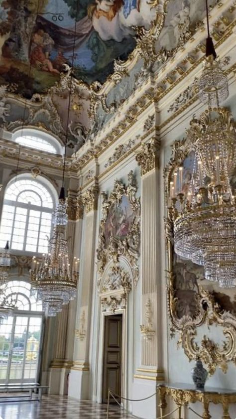 Roccoco Architecture Interiors, Archeticture Aesthetic, Castle Aesthetic, Luxury Furniture Living Room, Luxury Furniture Design, Baroque Architecture, Architecture Old, Decor Minimalist, Beautiful Architecture