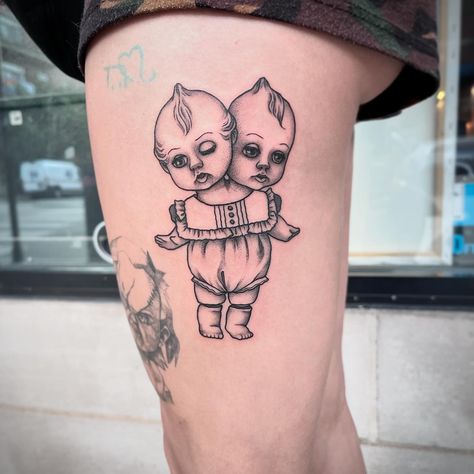 Two headed baby doll for Mercy 👶👶 This was of the biggest and most challenging projects I've taken on and I'm absolutely in love with how this tattoo came out!! Thank you to @mrmeche for giving me creative freedom with this piece :) #tattoo#tattooartist#tattooapprentice#apprenticetattoo#tattoodesign#tattoos#freshink#creepytattoo#babydoll#dolltattoo#blackandgreytattoo#stippletattoo#3rl#blackwork#linework#ink#tattoodesign#procreate#chicago#chicagotattooartist Piece Tattoo, Two Heads, Creative Freedom, Head Tattoos, Doll Head, Blackwork, Baby Doll, I Tattoo, Baby Dolls