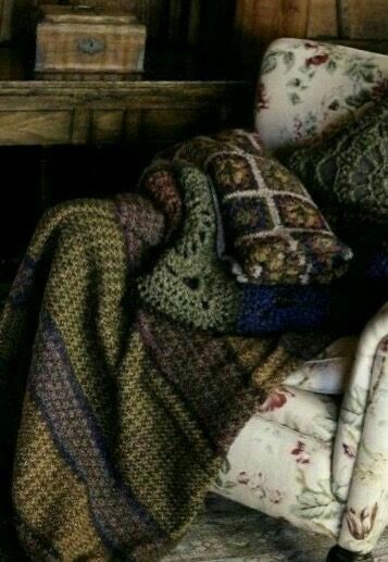 Marie Wallin, 동화 삽화, Blankets And Pillows, Manta Crochet, Beautiful Knitting, Comfy Cozy, Wool Blanket, Granny Square, Warm And Cozy