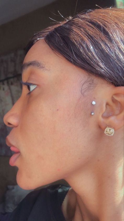 Forward Tragus Piercing, Surface Piercing Ear, Surface Tragus Piercing Black Women, Facial Accessories, Surface Tragus Piercing, Surface Tragus, Piercing Accessories, Body Jewelry Diy, Surface Piercing