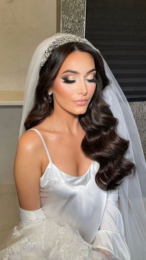 Bridal Hair Down With Veil, Glam Wedding Hair, Veil Hair Down, Bride Hair Down, Bridal Hair Tiara, Bridal Hair Down, Bridal Hair Veil, I Like Her, Wedding Hair Headband