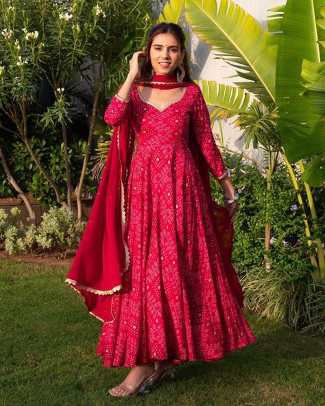 Price:- 950/- free shipping Design number 050 Red Rayon Bandhani Suit Set 💘💘💘 Here's presenting you a perfect pretty fit for A Beautiful Traditional Look a solid suit with Golden Lace and traditional attire that get you a simple n elegant look 💓💓💓 The Golden Lace has a perfect and elegant vibe😍💘💘💘 Material:- Rayon *Gown+Dupatta* 💓✨ Measurement:- Length 52" Sleeves 22" Flare 3.5 Mtrs Dupatta 2 mrts *Red Rayon Bandhani Suit Set* Size :- M-38 L-40 XL-42 XXL-44 Weight:- 650 Gm New Pattern Anarkali Dress, Anarkali Suit For Diwali, Red Suit Anarkali, Red Umbrella Kurti Design, Indian Suit Sleeves Design, Diwali Anarkali Outfits, Lehariya Kurti Designs Latest, Bandhani Print Suit, Anarkali Suits Designer Simple