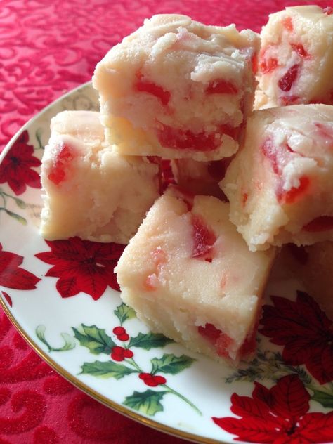 Opera Fudge Recipe, Opera Fudge, Cherry Fudge, Creamy Fudge, Fudge Dessert, Homemade Fudge Recipes, Christmas Fudge, Homemade Fudge, Christmas Recipe