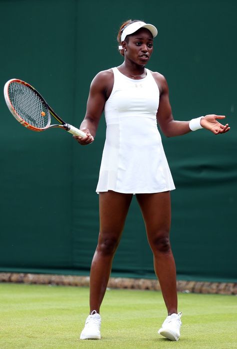 Sloane Stephens, Female Tennis, Womens Tennis, Body Reference, Action Poses, Sports Photography, Female Athletes, Tennis Players, Tennis Racket