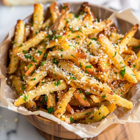 Crispy Air Fryer Garlic Parmesan Fries Recipe Truffle Fries With Garlic Aioli, Truffle Fry Recipe, Air Fryer Parmesan Fries, Parmesan Truffle Fries With Garlic Aioli, Crispy Fries Air Fryer, Cheesy Fries Airfryer, Garlic Parmesan French Fries Air Fryer, Cheese Powder Fries, Parmesan Cheese Fries