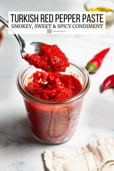 Hot Red Pepper Recipes, Red Pepper Paste Recipes, Roasted Red Pepper Jar Recipes, Turkish Pepper Paste, Turkish Red Pepper Paste, Roasted Red Peppers In Oil, Easy Sauces, Red Pepper Pesto, Red Pepper Recipes