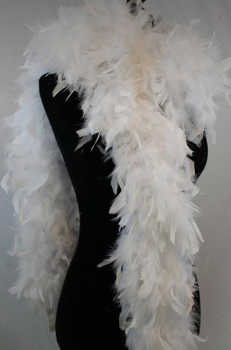 Great Gatsby Outfit, Bachelorette Goodies, White Feather Boa, Hslot Outfit Ideas, Feather Scarf, Book Costumes, 1920s Party, Taylor Swift Tour Outfits, Pvc Bag