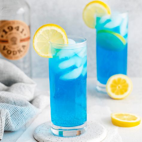 Fruity Cocktail Recipes, Best Non Alcoholic Drinks, Summer Drink Cocktails, Alcholic Drinks, Summer Drinks Alcohol, Keto Cocktails, Wedding Morning, Easy Drink Recipes, Fruity Cocktails