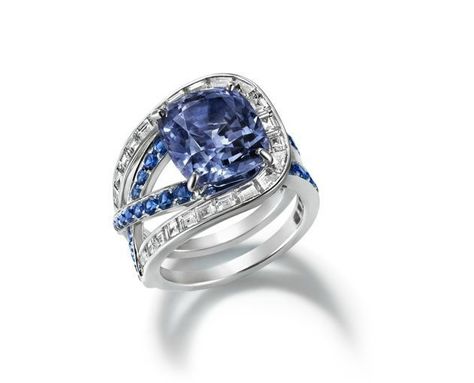 Chaumet. Gold, diamond and sapphire ring featuring a 7.33ct center stone. Titanic Jewelry, High Jewelry Ring, Jewelry Design Drawing, High Jewellery, Bling Rings, Blue Sapphire Rings, Sapphire Jewelry, Lovely Jewellery, Contemporary Jewelry