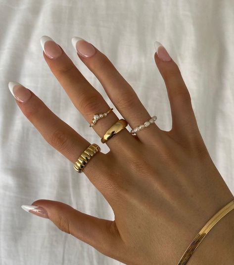 Clean Girl Rings Aesthetic, Minimal Nail, Nail Goals, Aesthetic Rings, Coquette Girl, Minimal Nails, Vanilla Girl, Super Nails, Couples Poses