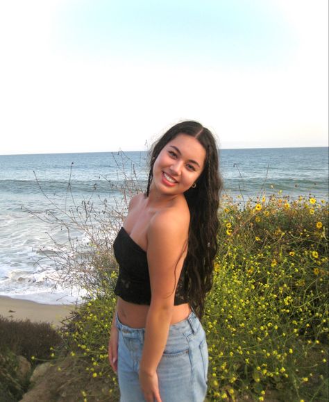 pic inspo, summer inspo, hairstyle, dark hair, long hair, wavy hair, braided hair, beach waves, beach aesthetic, beach, outfit inspo, blue jeans, lace tube top, malibu, california, waves, ocean, sand, nature, aesthetic, girl, teen, summer, tan, sun, glowing, golden hour, digital camera, film, canon camera Hairstyle Dark Hair, Waves Beach Aesthetic, Long Hair Wavy, Hair Beach Waves, Lace Tube Top, Ocean Sand, Teen Summer, Beach Aesthetic, Beach Waves