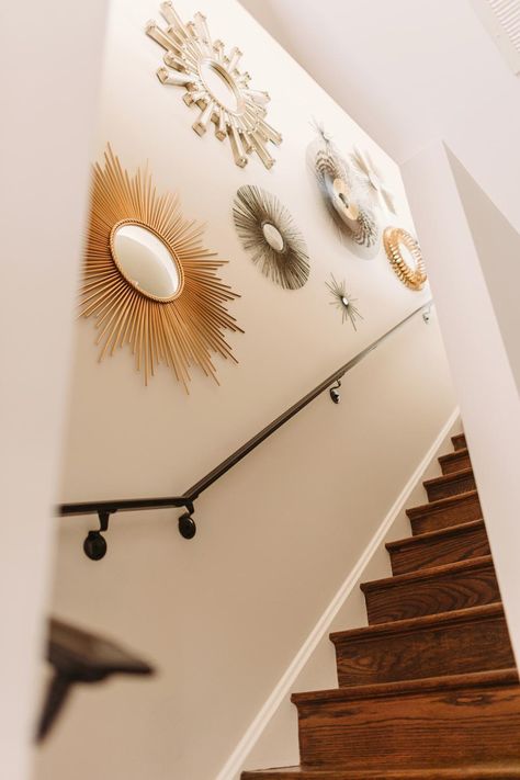 Stairs Wall Decor Ideas Mirror, Interior Stairs Wall Design, Boho Staircase Wall, Decoration For Stairs Wall, Stairs Ideas Decoration Stairways, Staircase Wall Decor Mirrors, Steps Wall Decor Stairs, Feature Wall On Stairs, Ways To Decorate Staircase Wall