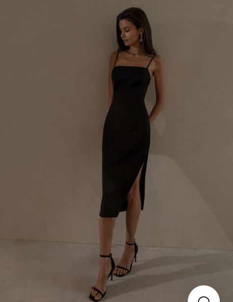 Grad Party Outfit, Laura Dresses, Body Con Dress Outfit, Black Dresses Classy, Prom Dress Inspiration, Grad Dresses, Dress Inspo, Online Fashion Store, Glam Dresses