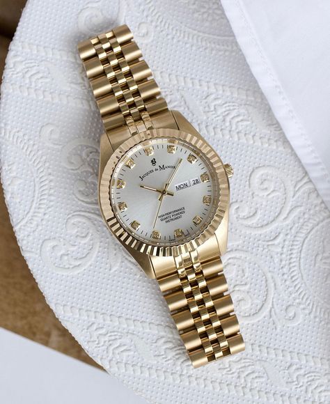 Rolex Aesthetic, Office Chic Style, Jewel Drawing, Fashion Collection Inspiration, Everyday Watch, Gold Rolex, Monochrome Fashion, Hand Watch, Trendy Handbags