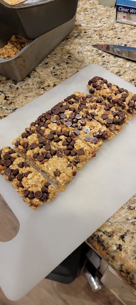 Chewy Granola Bars Homemade, Cereal Aisle, Trim Healthy Mama Recipe, Trim Healthy Mama Dessert, Trim Healthy Recipes, Healthy Granola Bars, Chewy Granola Bars, Granola Recipe Bars, Chewy Granola