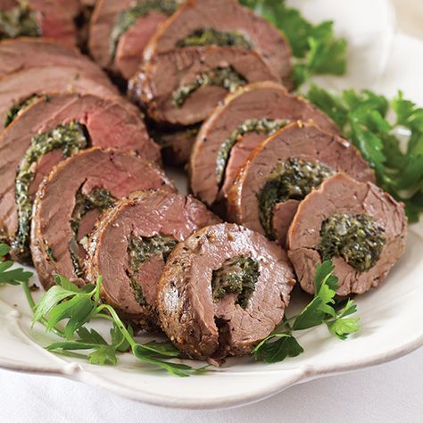 Stuffed Beef Tenderloin, Perfect Beef Tenderloin, Stuffed Beef, Whole Beef Tenderloin, Beef Tenderloin Recipes, Soup Appetizers, How To Cook Beef, Tenderloin Recipes, Smoked Beef