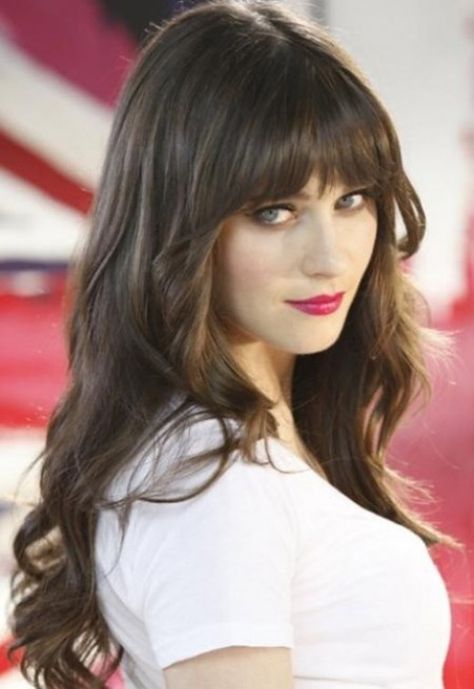 Hair of any length looks its best with layers. If your hair is shoulder-length or longer, here's a guide for how to get professional-looking layers at home. Zooey Deschanel Hair, 얼굴 �드로잉, Long Hair With Bangs, Zooey Deschanel, Long Hair Girl, Feathered Hairstyles, Red Lipstick, Hair Envy, Dakota Johnson