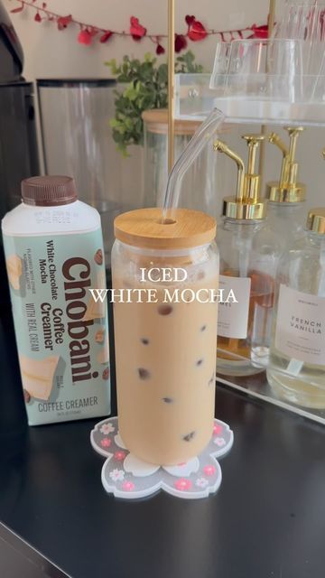 White Mocha Latte, Morning Cake, Mocha Creamer, Iced White Mocha, Starbucks Tea, Chocolate Homemade, Iced Coffee At Home, White Chocolate Mocha, Homemade Lunch