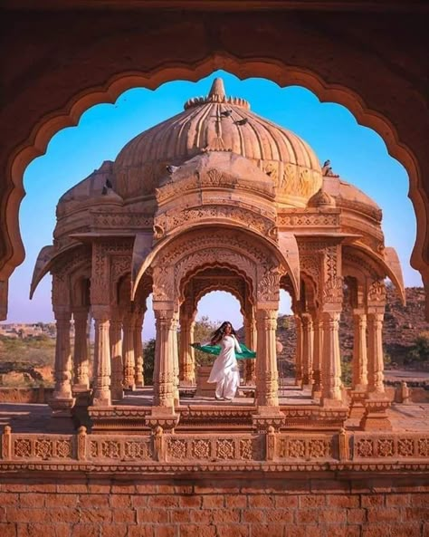 Jaipur Tourism, India Udaipur, Jaipuri Kurti, Jaisalmer Fort, Jaipur Travel, Water Paintings, City Gym, Minecraft Aesthetic, Indian Temple Architecture