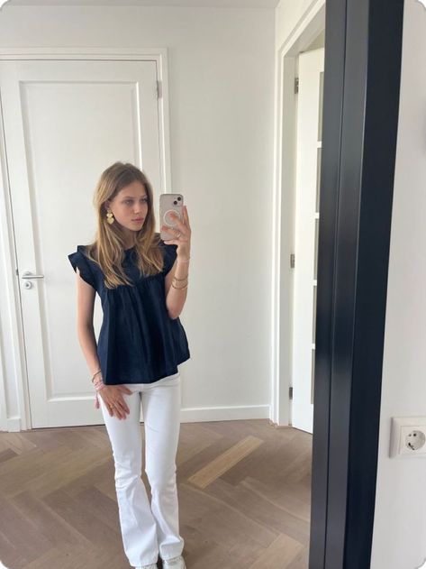 Fleurholme Style, Stolkhome Girl Outfits, Meet Me There, Stockholm Stil, Mode Zara, Skandinavian Fashion, Stockholm Style, Outfit Jeans, Stockholm Fashion