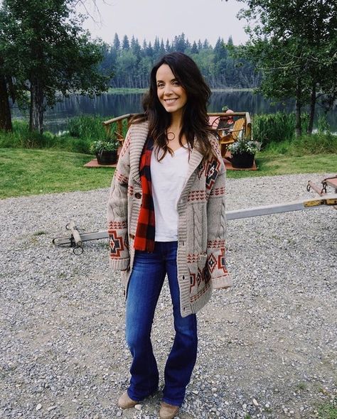 Michelle Morgan Style: Bullet Blues Western Fashion Made in America Heartland Lou, Michelle Morgan, Cowgirl Things, Heartland Cbc, Heartland Quotes, Country Clothes, Heartland Ranch, Heartland Tv Show, Heartland Cast