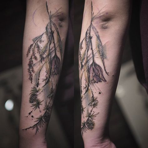 Lovely forearm tattoo love the dried flower look Traditional Tattoo Music, Punk Edits, Wife Tattoo, Flower Bouquet Tattoo, Mother Nature Tattoos, Tatoo Inspiration, Small Forearm Tattoos, Tattoo Forearm, Bouquet Tattoo