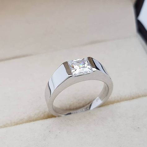 Platinum engagement rings men