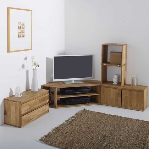 Meuble TV d'angle : 12 modèles astucieux pour le salon Tv Angle, Solid Oak Tv Unit, Corner Storage Unit, Corner Tv Cabinets, Corner Tv Stands, Bedroom Tv Stand, Corner Tv Unit, Corner Furniture, Home Entertainment Centers