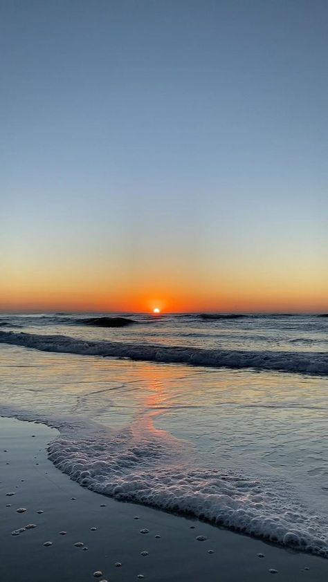 Beach sunrise [Video] | Sunrise photography, Sunrise beach, Beach scenery Beach Sunrise, Sunset Lover, Sunrise Beach, Pretty Sky, Sunset Pictures, Sunrise Photography, Story Instagram, Beach Vibe, Scenery Wallpaper