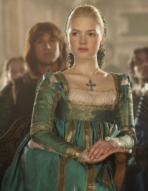 Borgias Costumes, Holliday Grainger, Lucrezia Borgia, The Borgias, Italian Dress, Medieval Dress, Marmaris, Period Costumes, Historical Costume