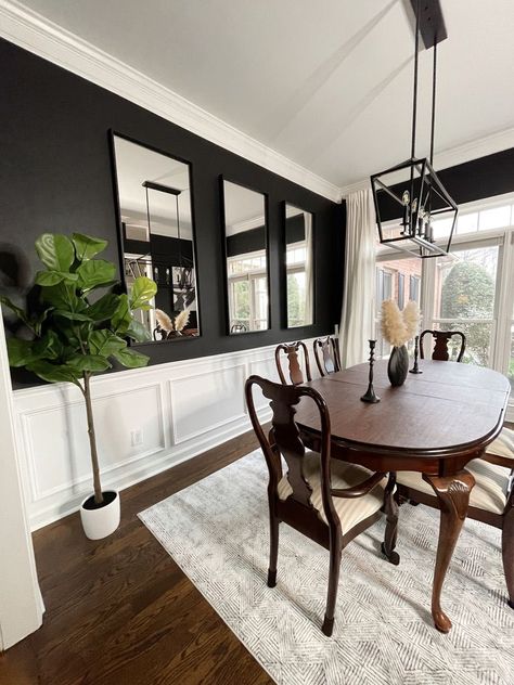 Black And White Dining Room, Dark Dining Room, Barndominium Interior, Dining Room Wainscoting, Dining Room Updates, Black Accent Walls, Dining Room Accents, Mirror Dining Room, Black And White Living Room