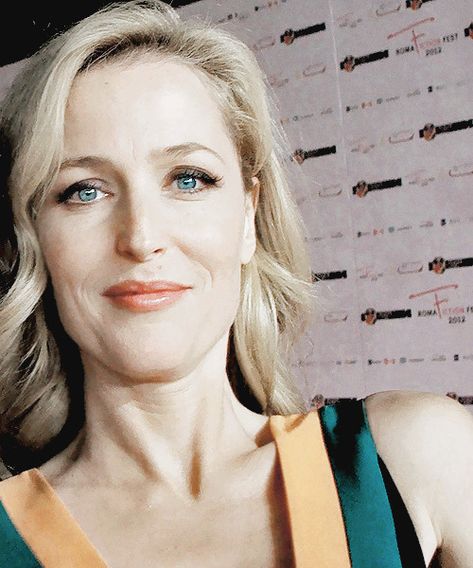 Gillian Anderson 2016, Gillian Anderson Movies, Princess Diana Pictures, Female Power, Hey Gorgeous, Farrah Fawcett, Gillian Anderson, Autumn Scenery, Redhead Girl