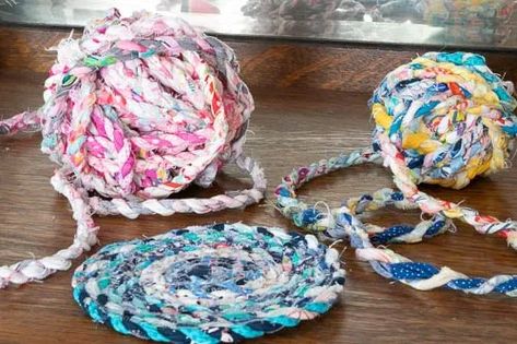 How to Make Fabric Rope Fabric Twine, Fabric Rope, Rope Projects, Coiled Fabric Basket, Boho Crafts Diy, Rope Diy, Cozy Crochet Patterns, Textiles Artwork, Memory Crafts