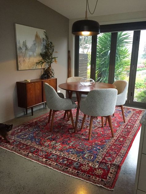 Persian Rug Living Room, Dining Room Images, Furnitur Ruang Keluarga, A Rug, Polished Concrete, Persian Rugs, New Living Room, Contemporary Living Room, Dining Room Design