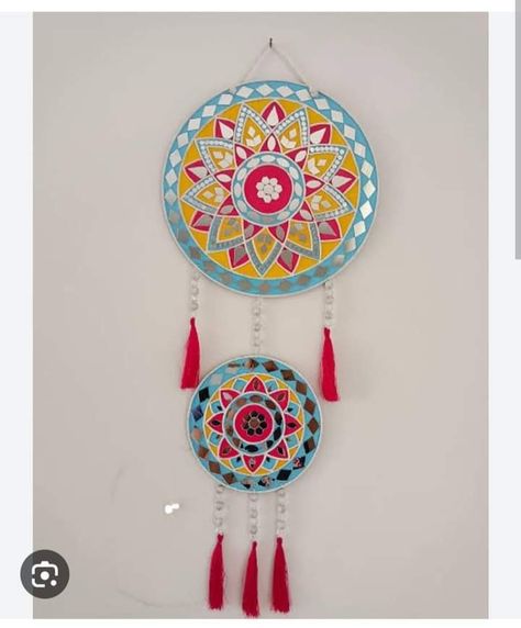 You can decor your home with this beautiful wall hanging. Lippan Art Mirror Wall, Art Mirror Wall, Lippan Art Mirror, Lippan Art Wall, Bottle Art Projects, Diy Wall Hanging Crafts, Hanging Crafts, Door Hanging Decorations, Diwali Decorations At Home