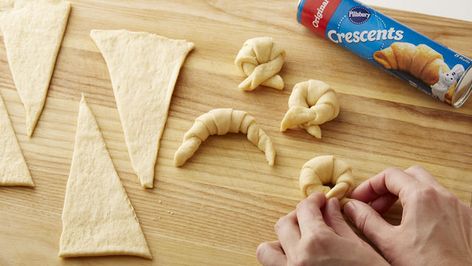 Pillsbury Croissant, Crescent Rolls Recipe, Pretzel Dogs, Disney Frozen Cake, Pretzel Shape, Crescent Recipes, Pretzels Recipe, Crescent Roll Recipes, Food Snacks